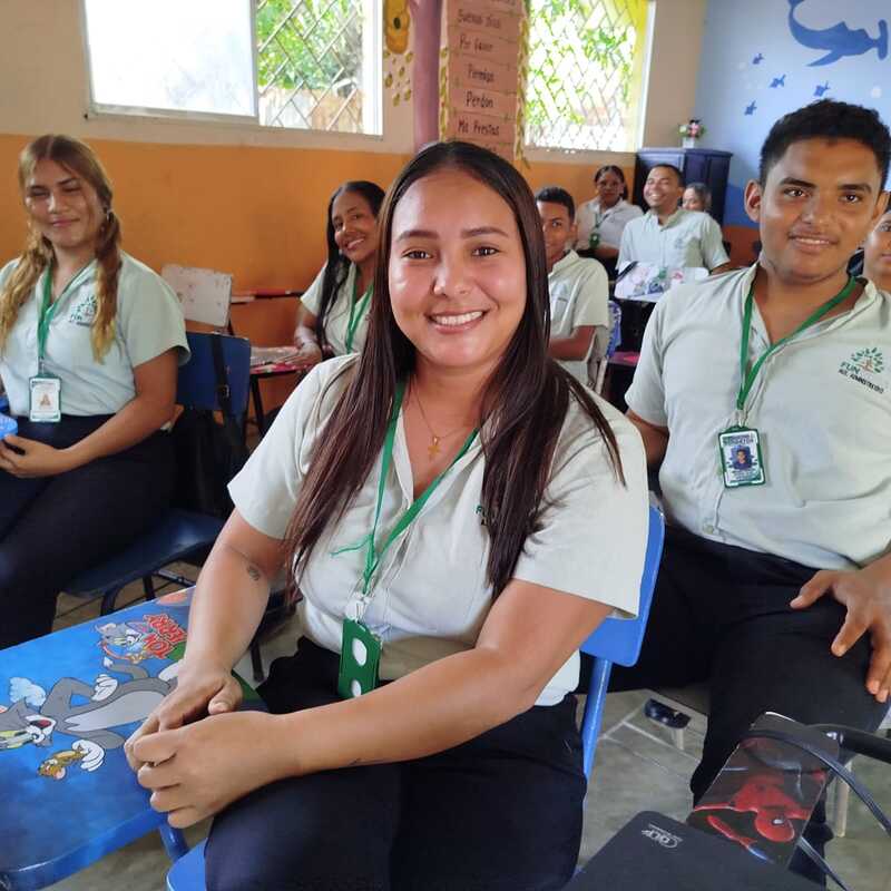 Estudiantes FUNDETCO: compromiso y entusiasmo en cada clase