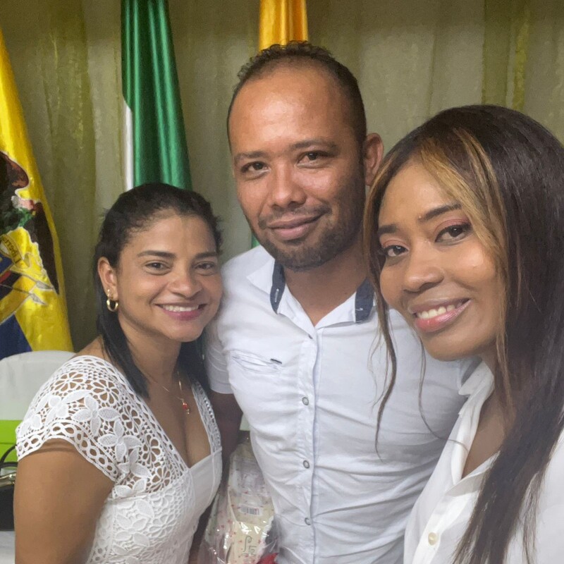 Compartiendo logros con alegría y gratitud